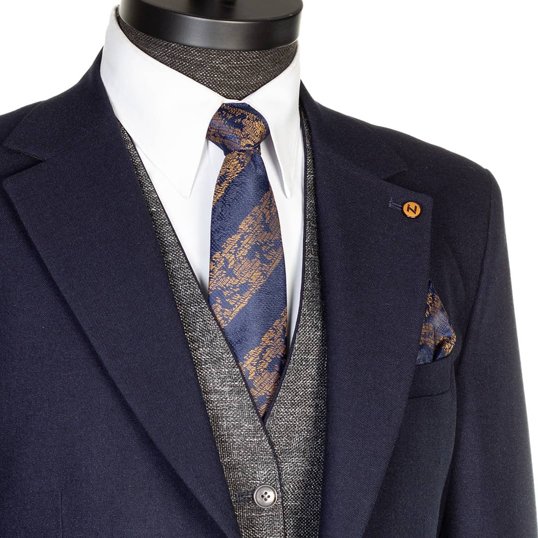 کروات سرمه‌ای طرح راه‌راه طلایی